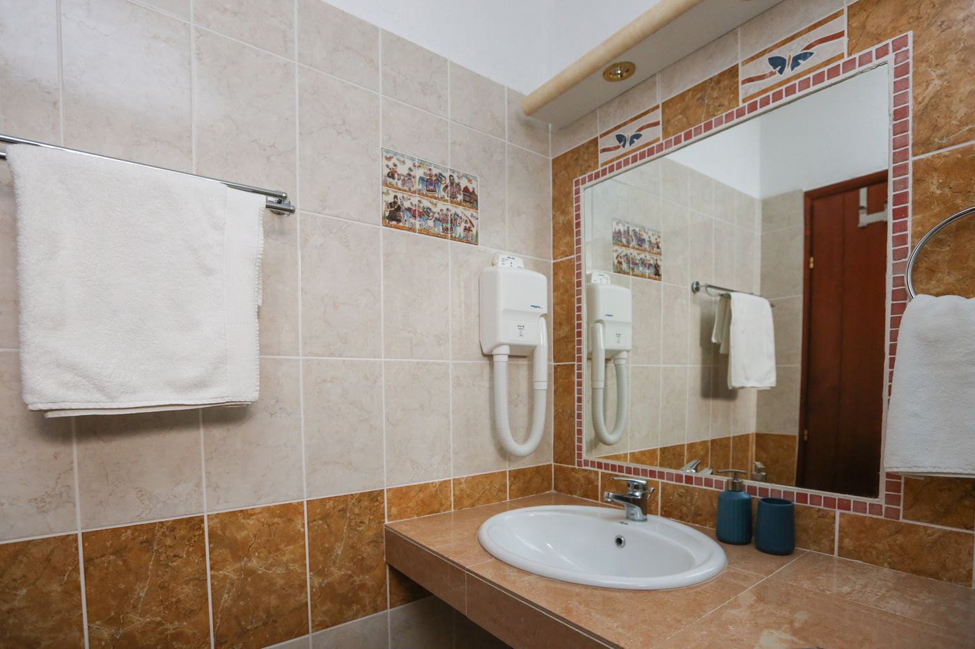 Angelina-Studios-Room-26