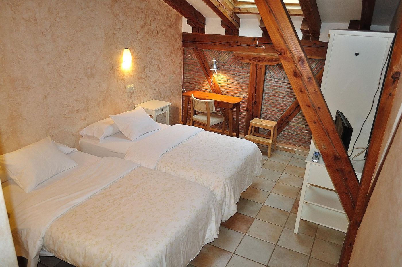 Agroturismo Iabiti-Aurrekoa-Spain-ZAMUDIO-Room-7