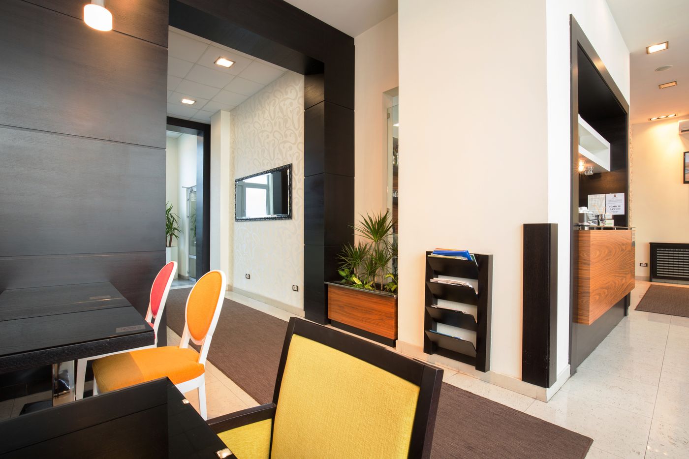 Garni hotel Nevski-Serbia-BEOGRAD-Lobby-7