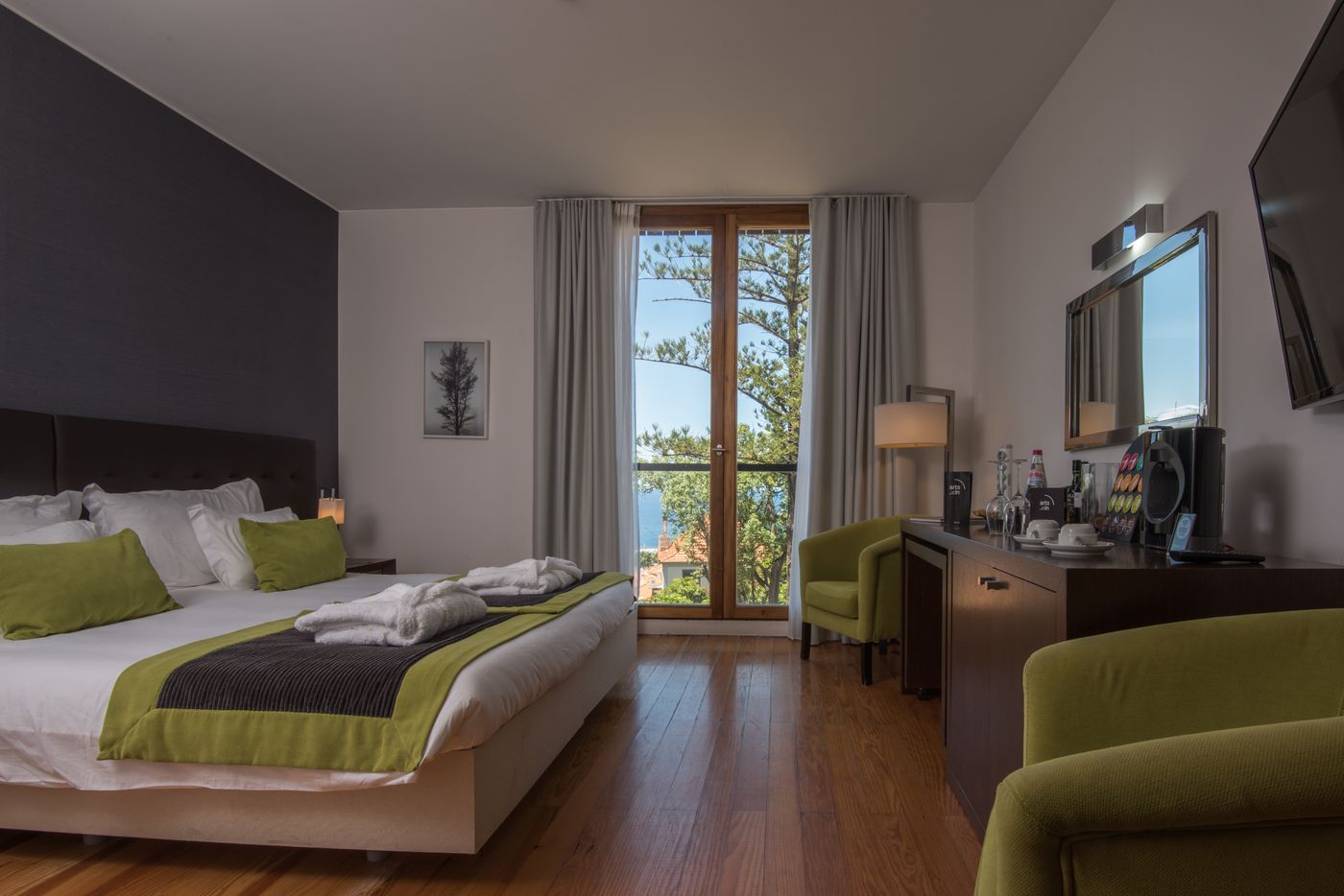 Arts-In-Hotel-Conde-Carvalhal-Room-8