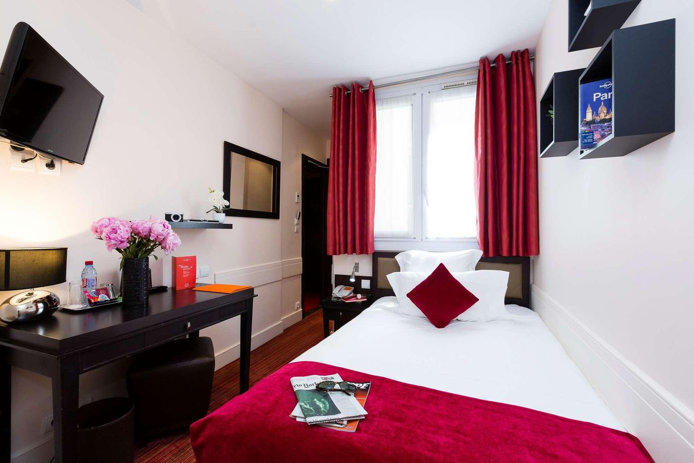 Hotel-Elysees-Bassano-Room-25