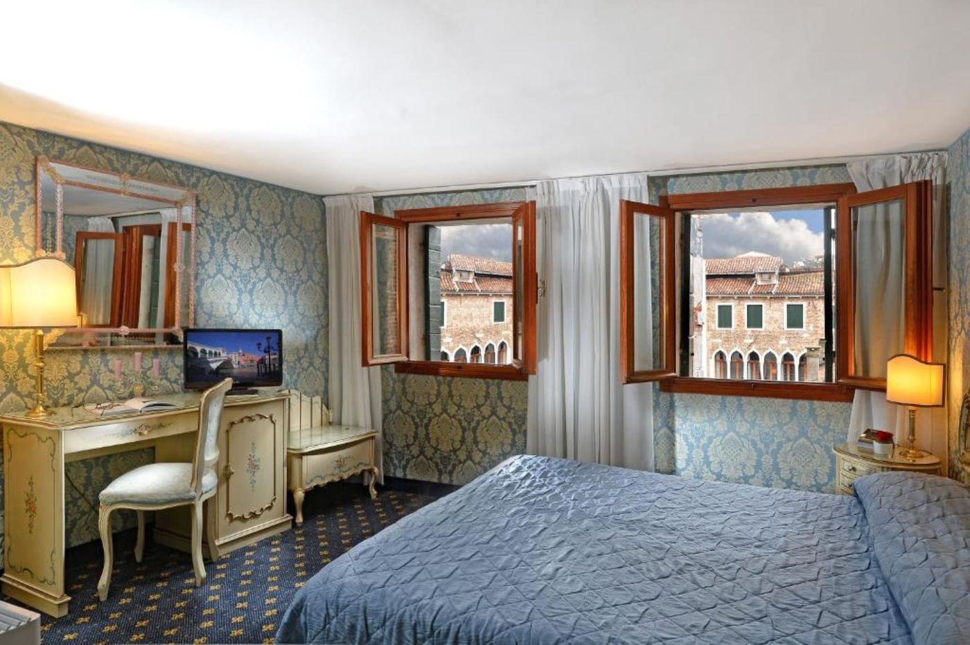 Rialto-Hotel-Room-11