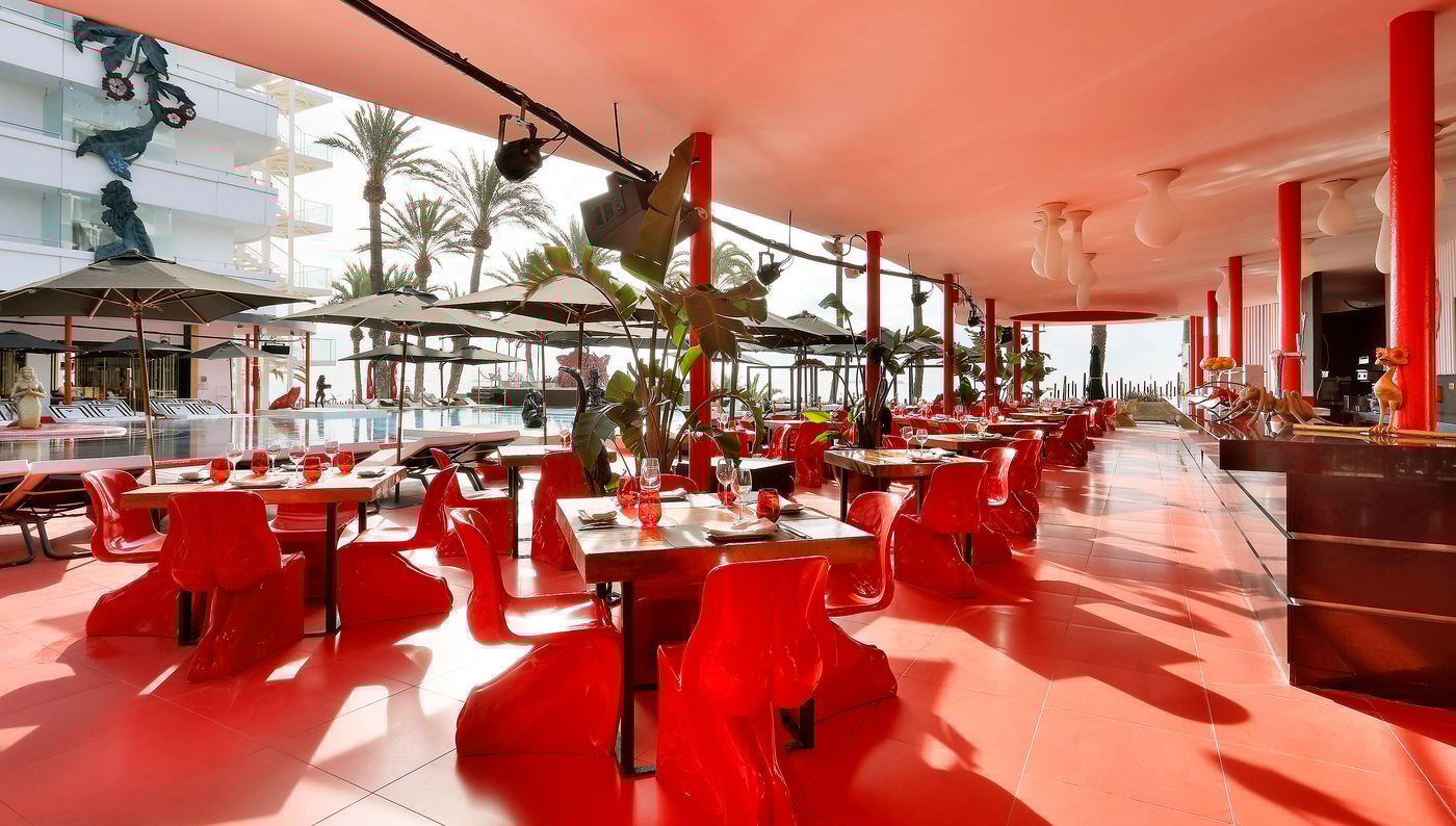 Ushuaia-Ibiza-Beach-Hotel-Bar-43