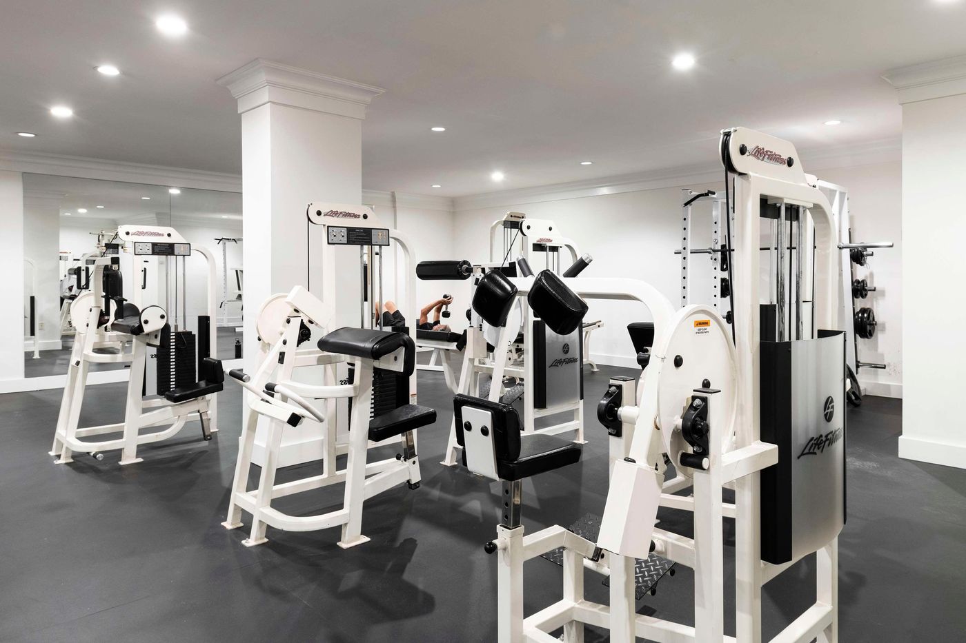 Century-Plaza-Hotel---Spa-Vancouver-Sports-and-Entertainment-98