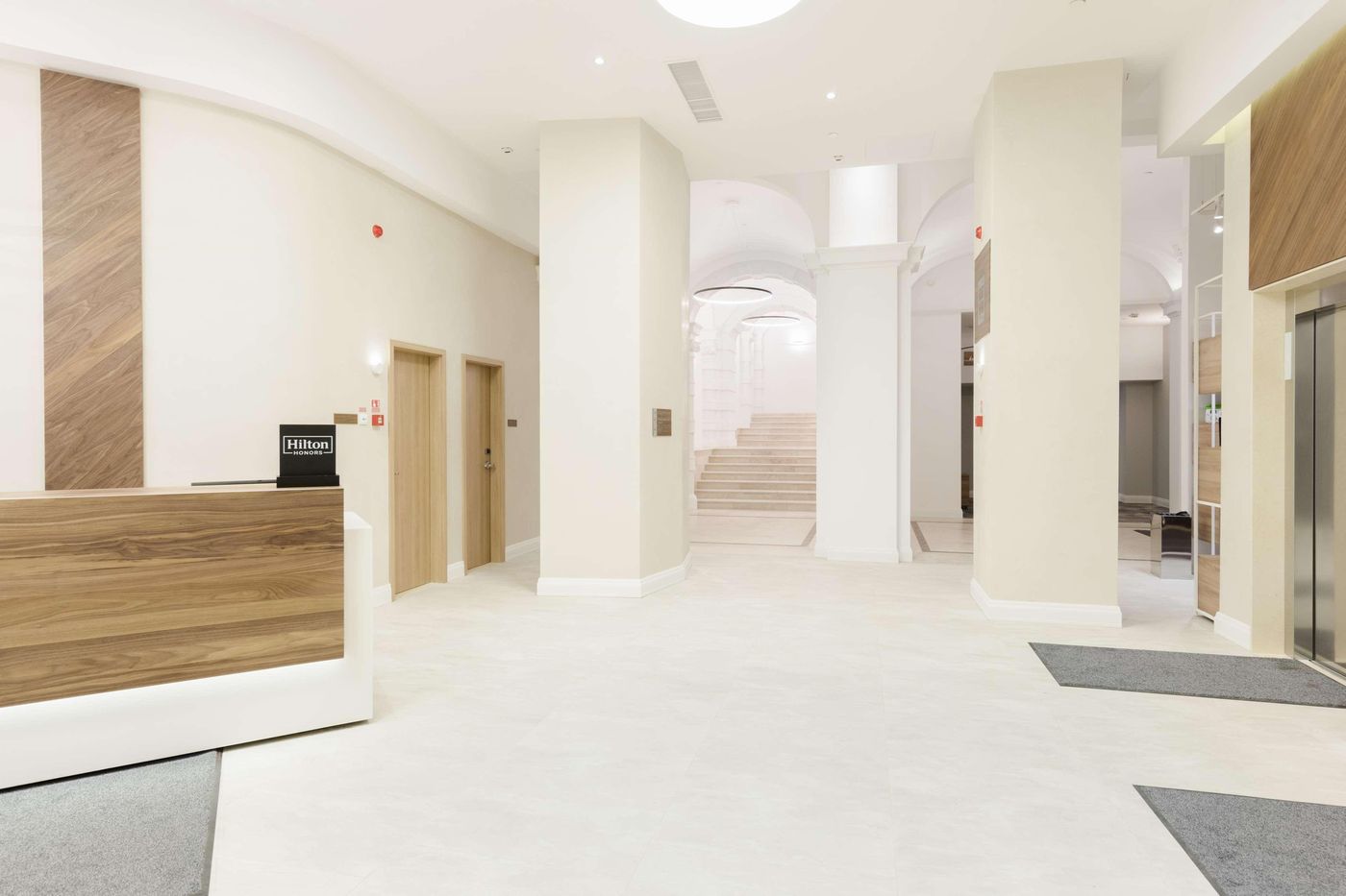 Hilton Garden Inn Bucharest Old Town - Romania - BUCHAREST - Lobby - 9