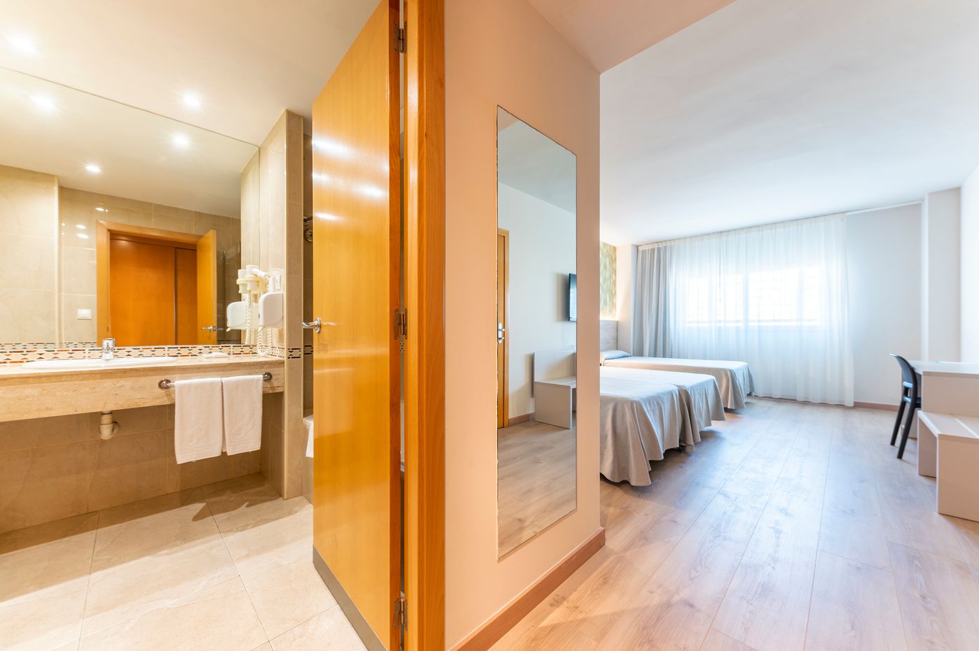 Port-Alicante--Playa-de-San-Juan-Room-28