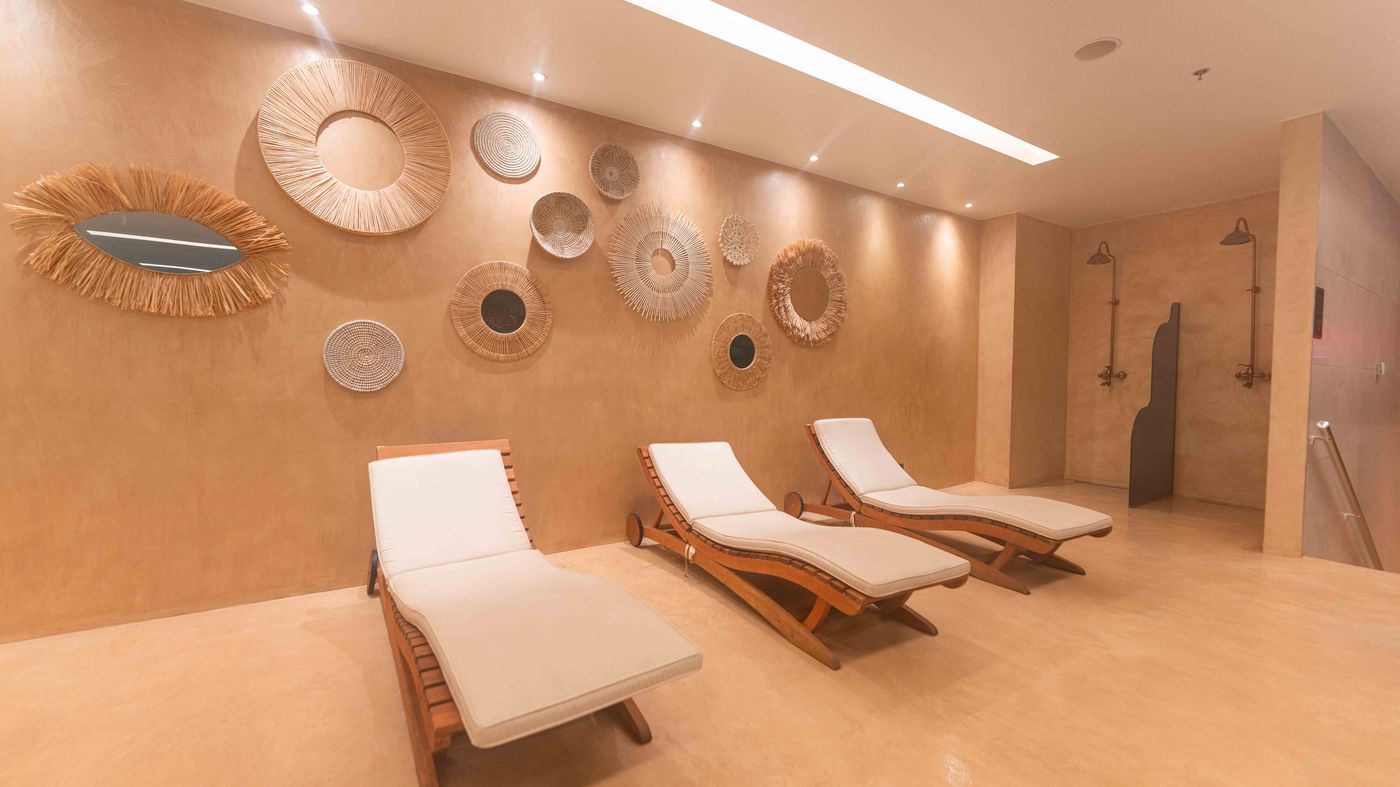 DoubleTree-by-Hilton-Hotel-Istanbul---Moda-Sports-and-Entertainment-57