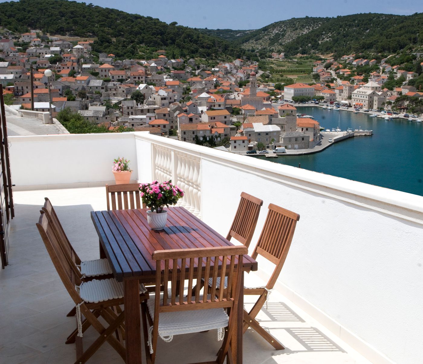 Villa-Pucisca-Lobby-22