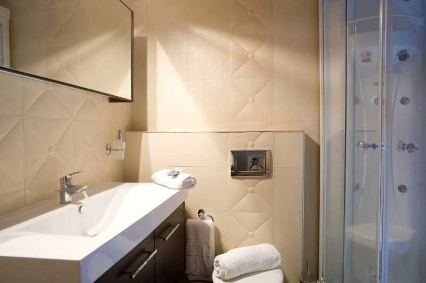 Grand-Nefeli-Room-15