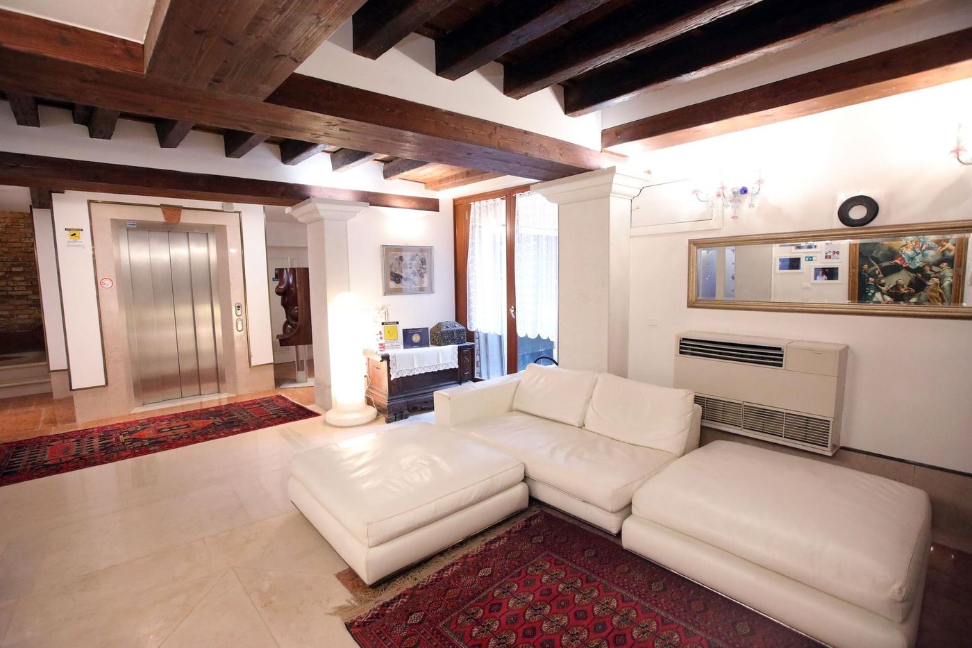 Alla-Vigna-Room-Only-Lobby-9