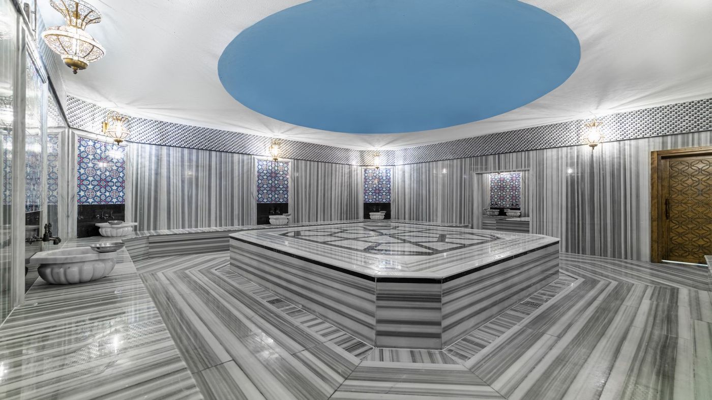 LONICERA PREMIUM HOTEL 22