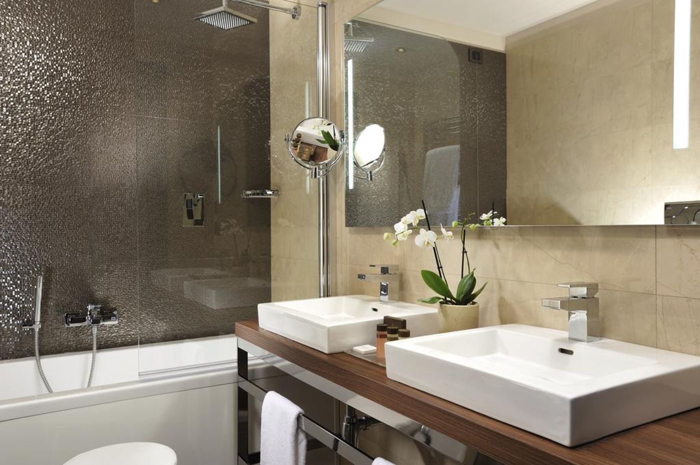 Uptown-Palace-Room-24