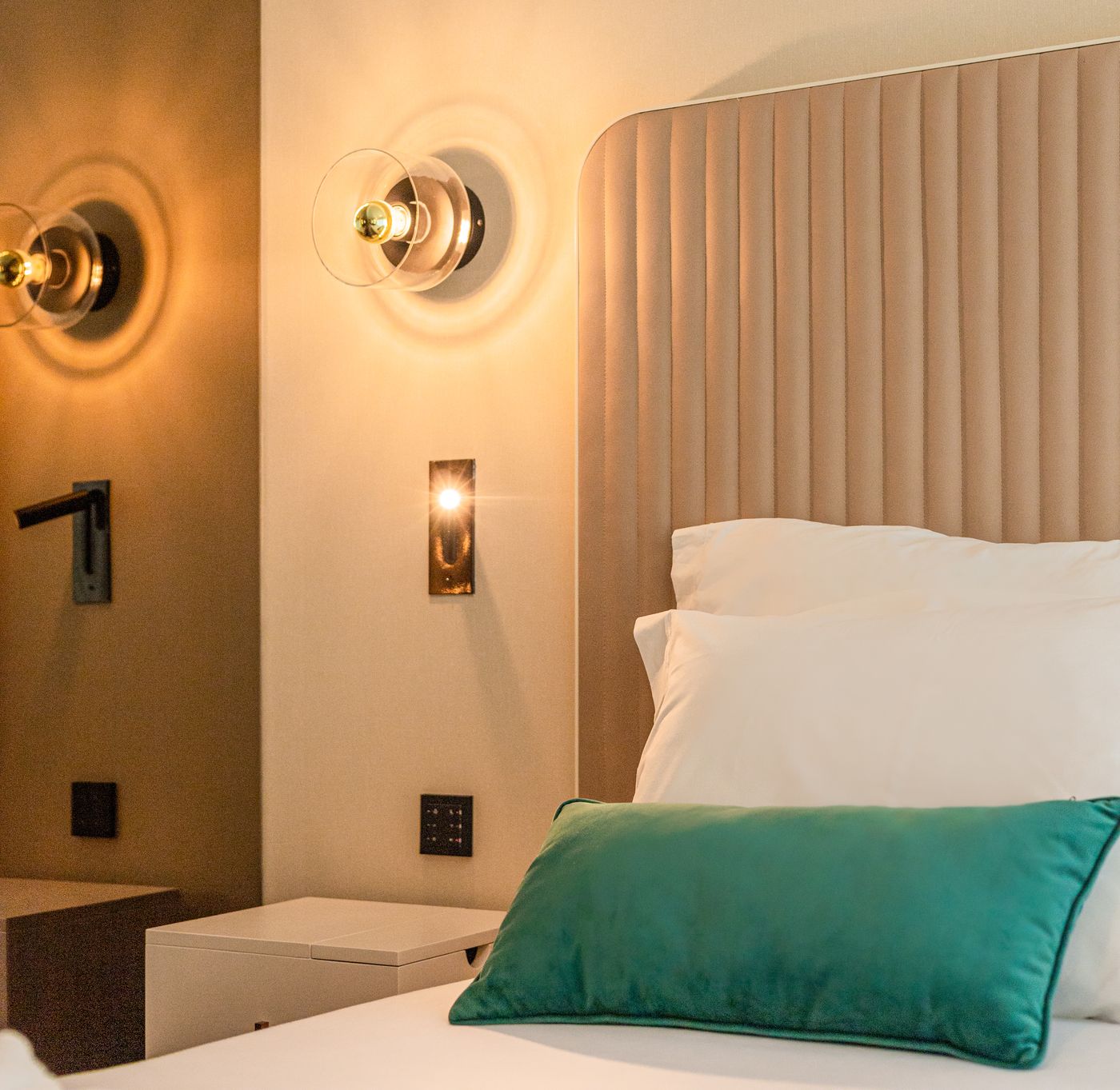 Luster-Hotel-Room-36