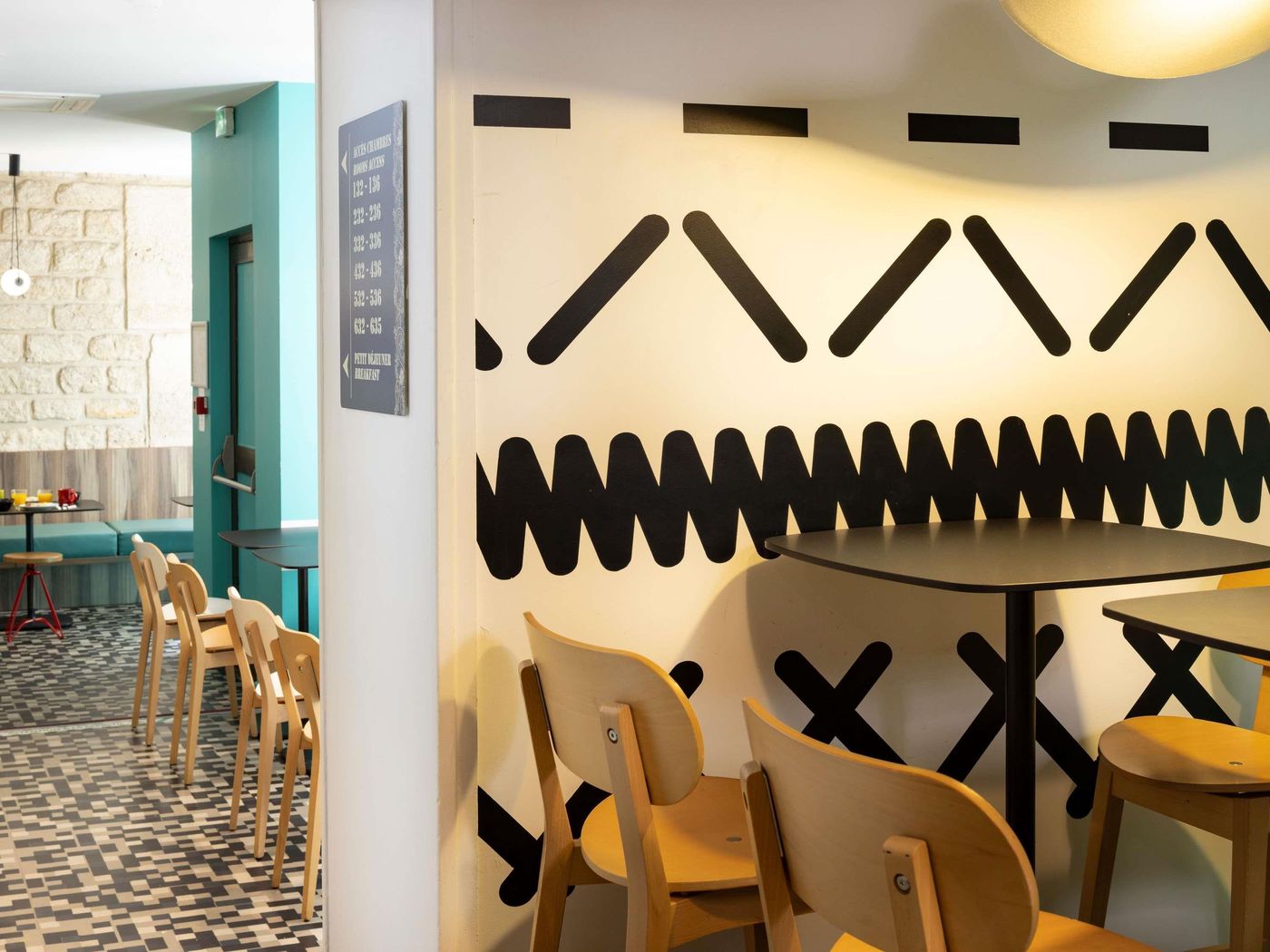 ibis-Styles-Paris-Gare-Saint-Lazare-Restaurant-12