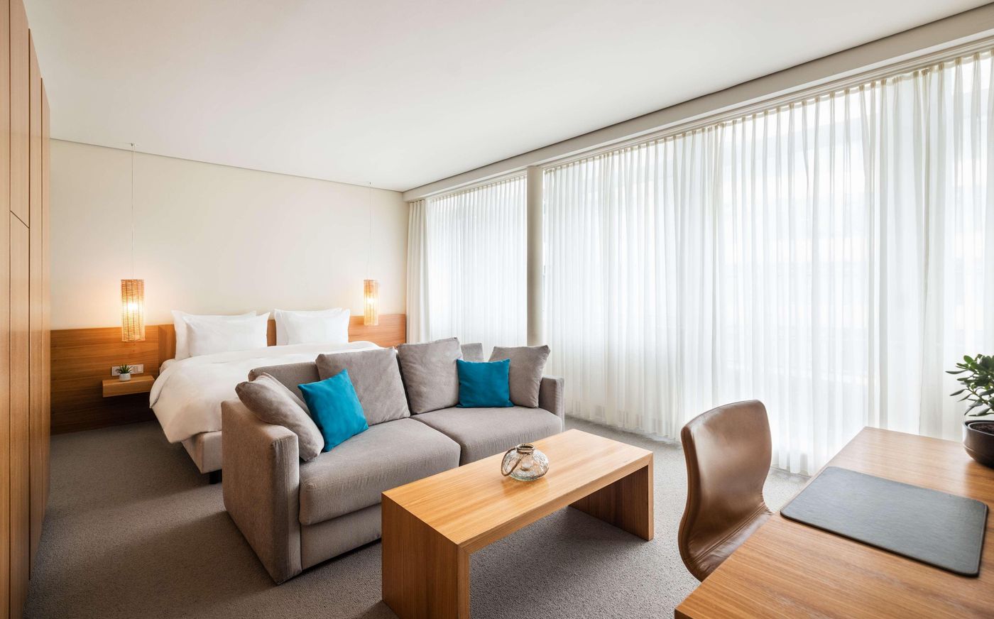 Lindner-Hotel-Berlin-Ku-damm--part-of-JdV-by-Hyatt-Room-28