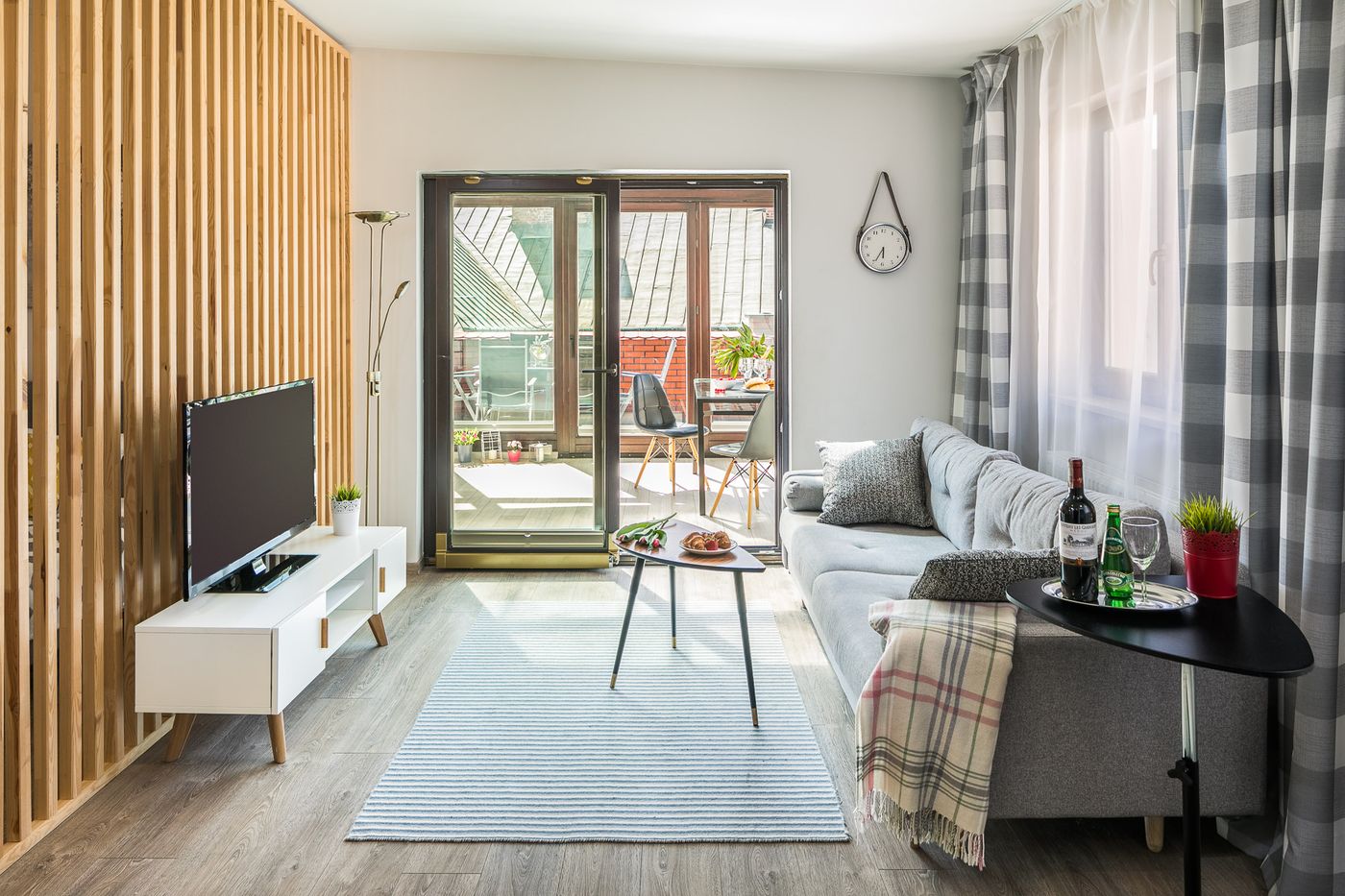 7-Koron-Apartments-Room-3