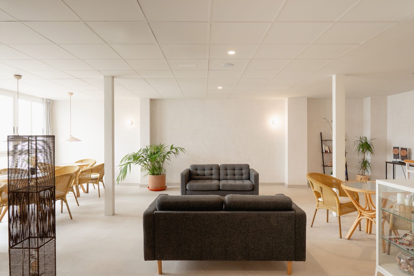 Internacional-Hotel-Lobby-22