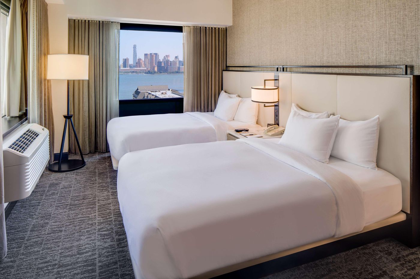 Doubletree-Hotel-Jersey-City-Room-5