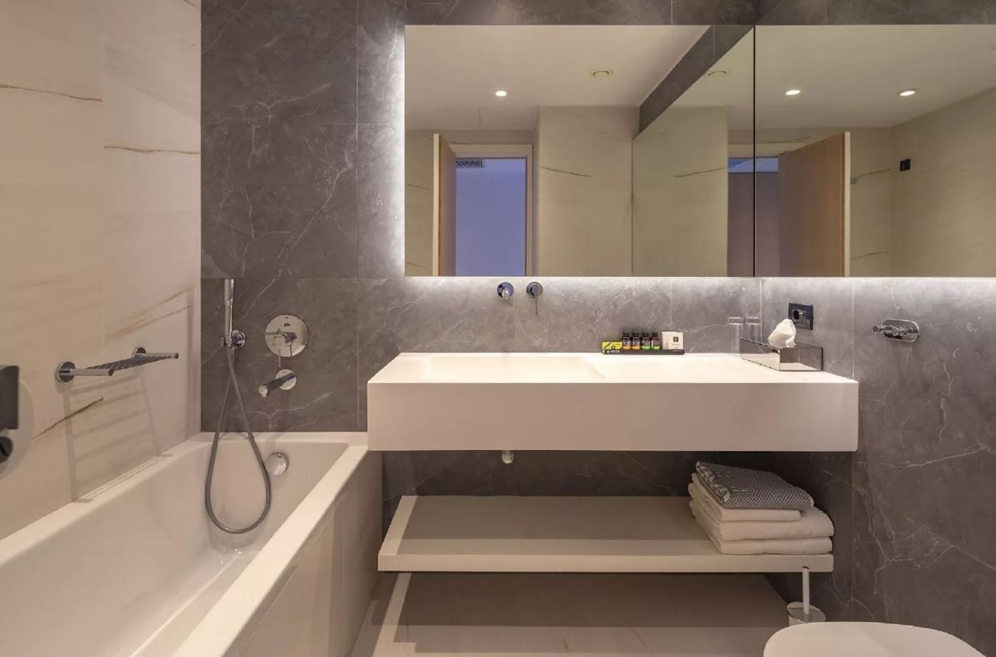 Skiathos-Palace-Hotel-Room-40