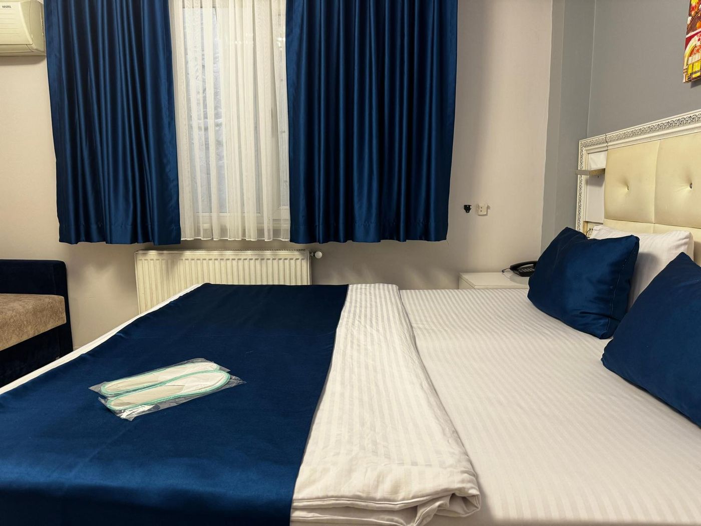 Taksim Istiklal Suites-Turkey-Istanbul-Room-2