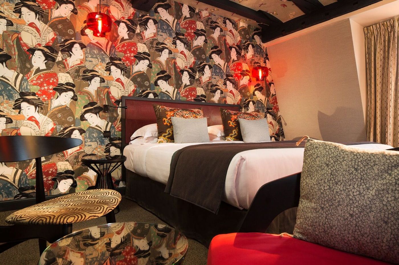 Les-Dames-Du-Pantheon-Room-15