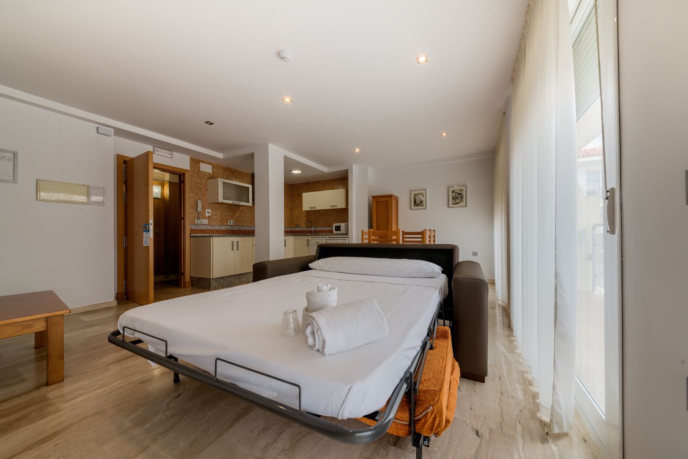 Loto-Conil-Apartamentos-Room-27