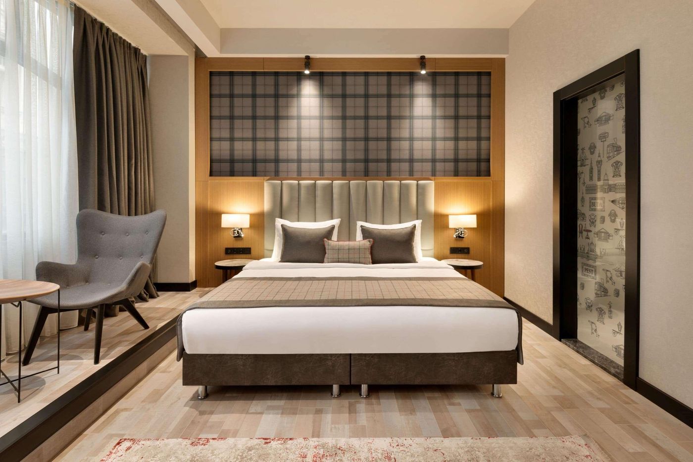 Ramada-By-Wyndham-Budapest-City-Center-Room-4