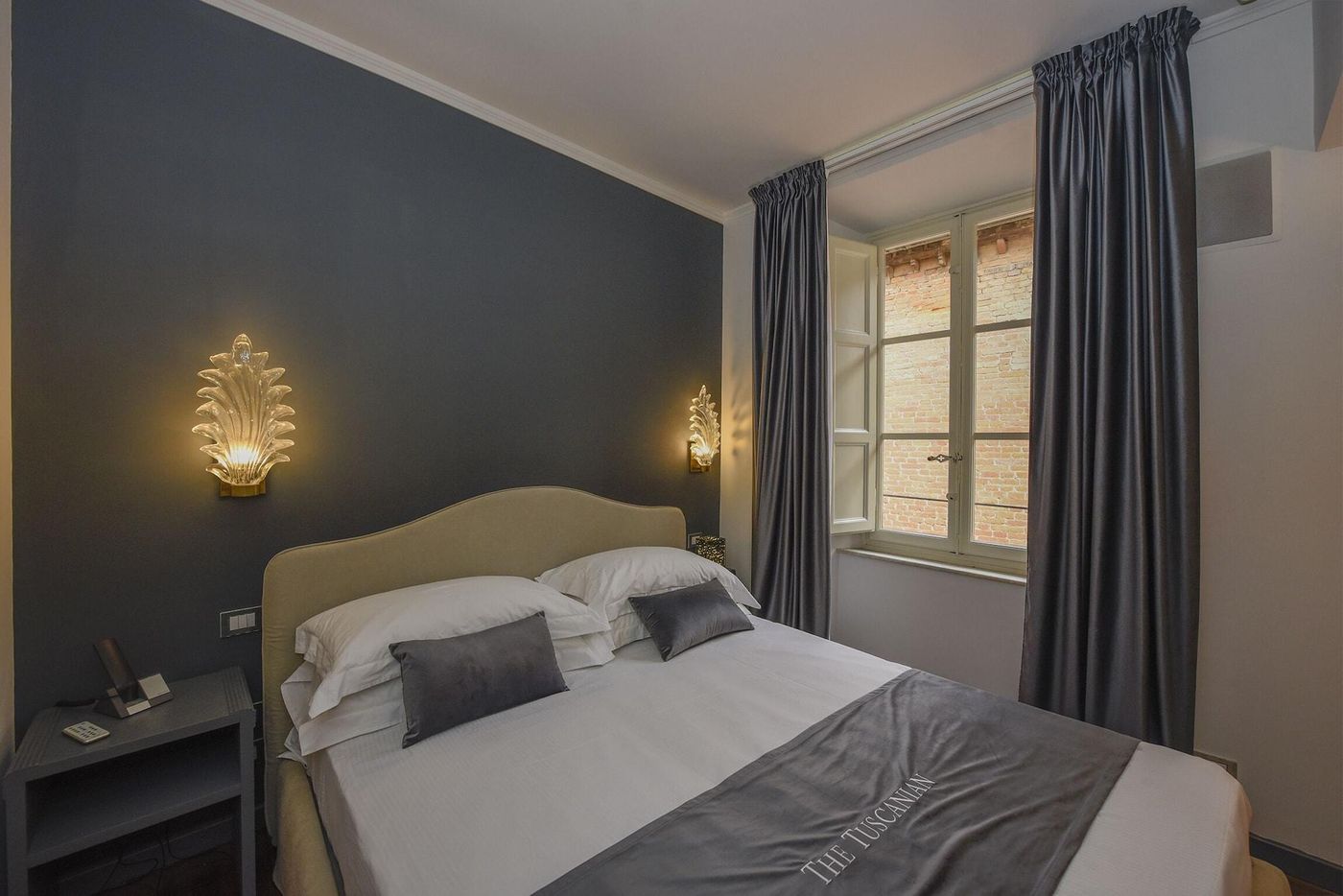 The-Tuscanian-Hotel-Room-25