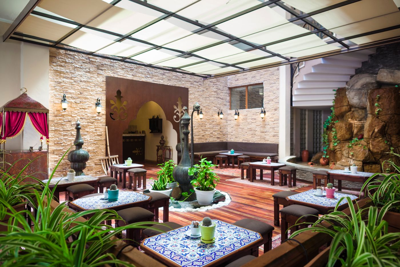 Sentido-Turan-Prince-Bar-40