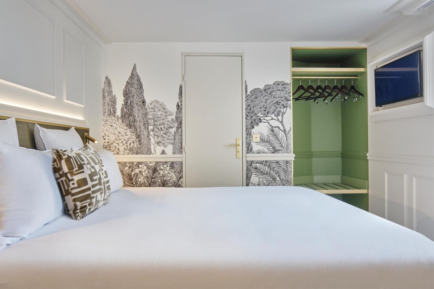 Moulin-Plaza-Room-42