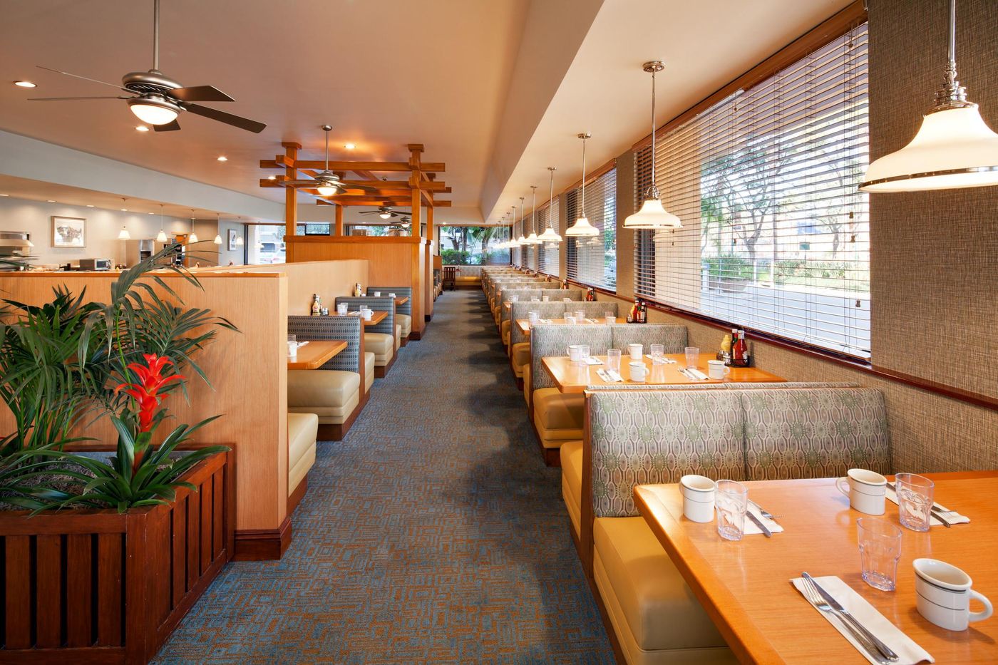 Sheraton-Park-Hotel-at-the-Anaheim-Resort-Restaurant-58