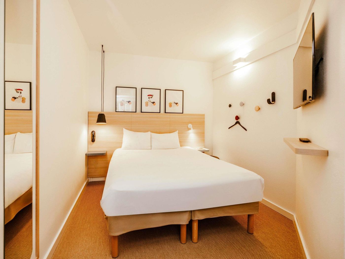 Ibis-Styles-Luxembourg-Centre-Gare-Room-10