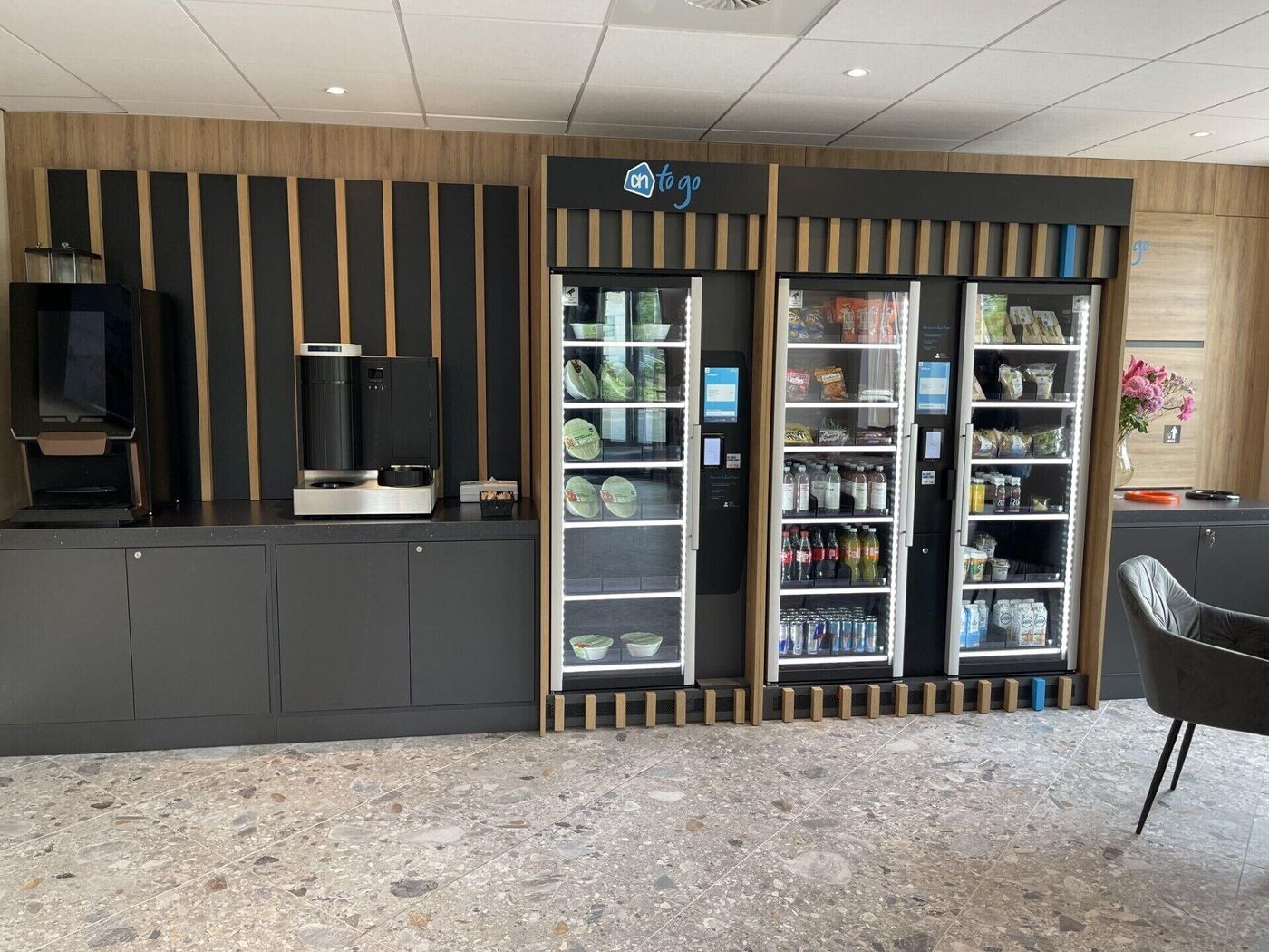 Ozo-Hotel-Antares-Lobby-10