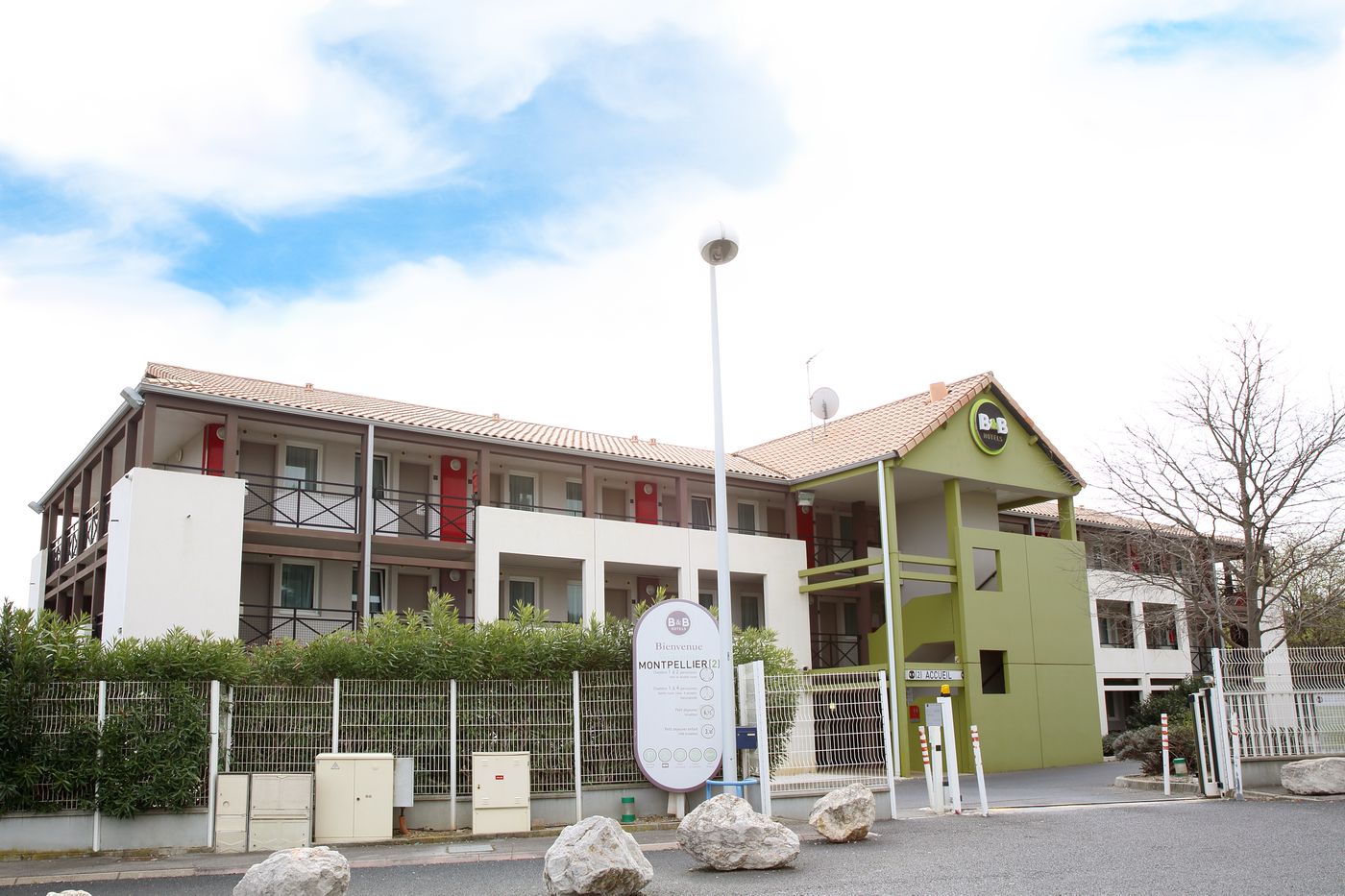 B&B Hôtel MONTPELLIER 2 - France - ST-JEAN -DE-VÉDAS			 - General view - 2