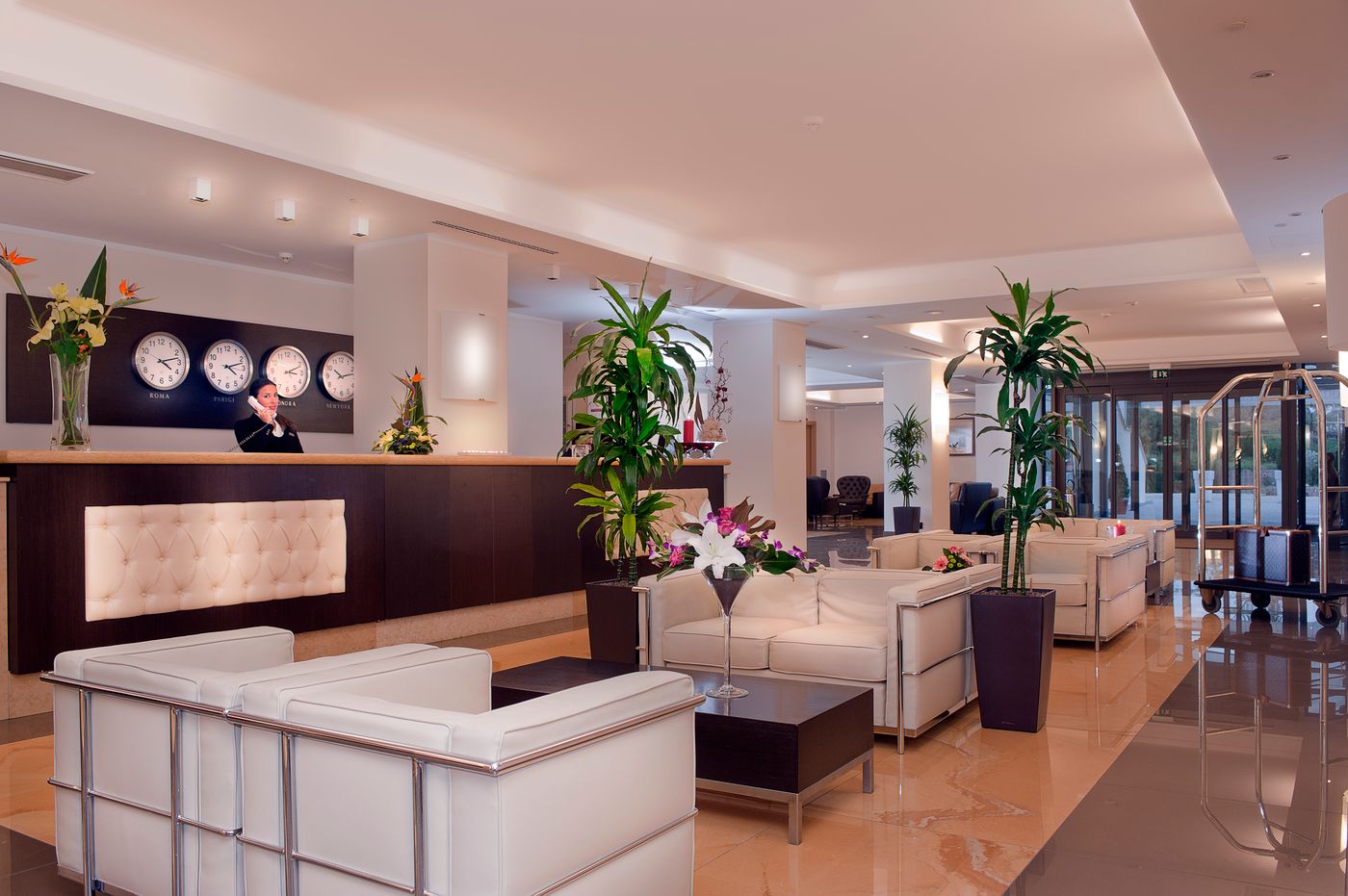 Cardinal-Hotel-St-Peter-Rome-Lobby-16