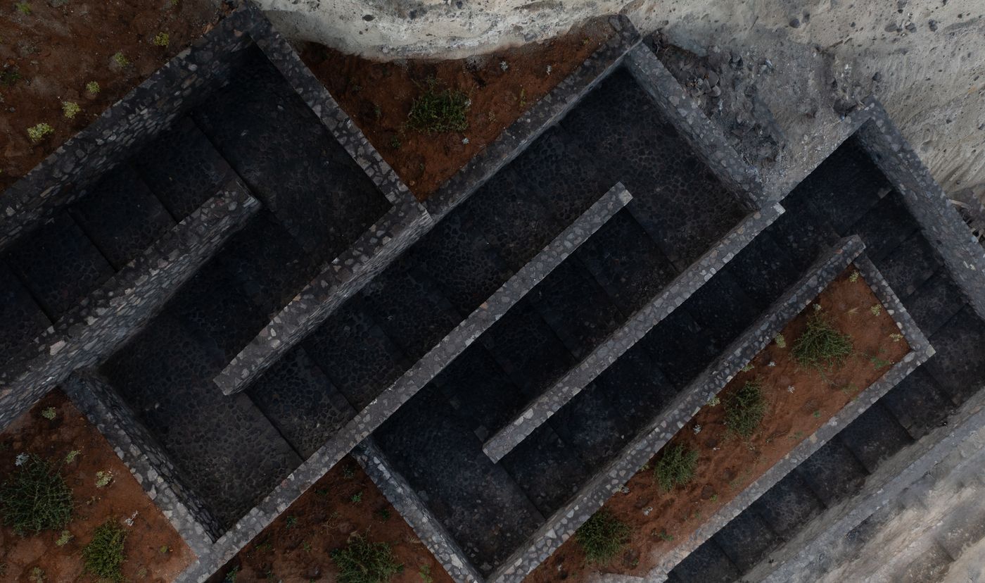 Santo Mine Oia Suites