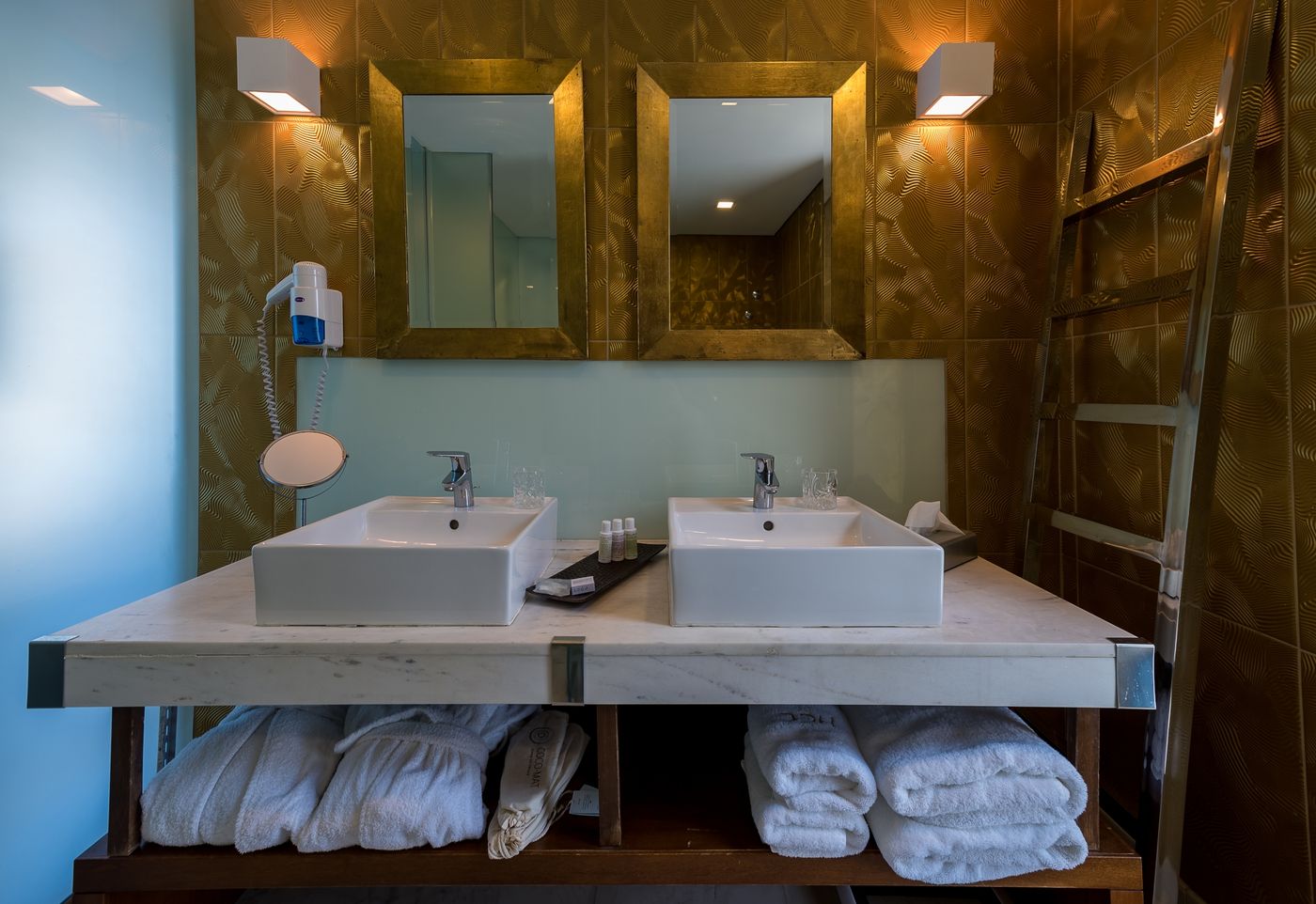 Diamond-Deluxe-Room-73