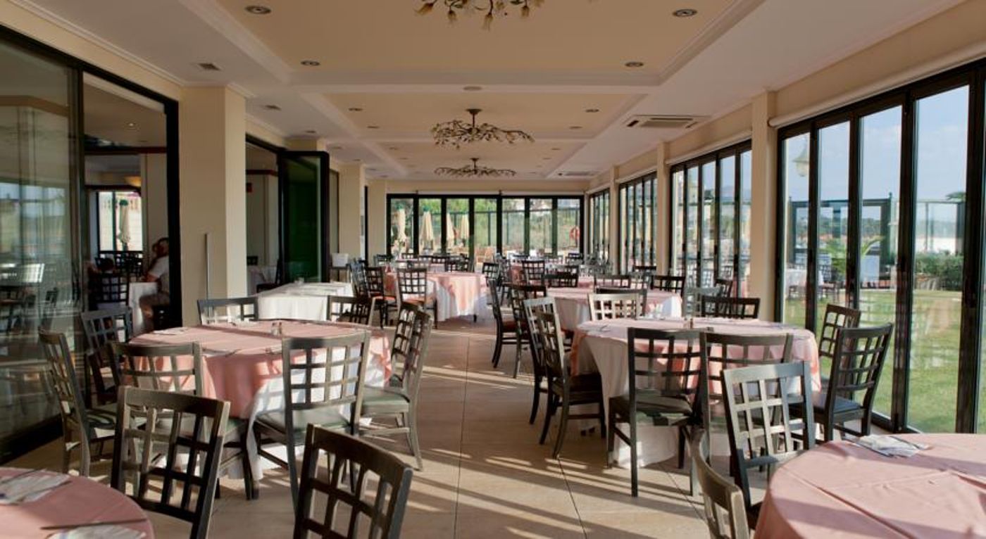 Ramada Attica Riviera