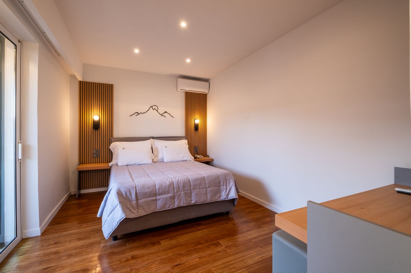 Hotel-Mediterranean-Beach-Room-30