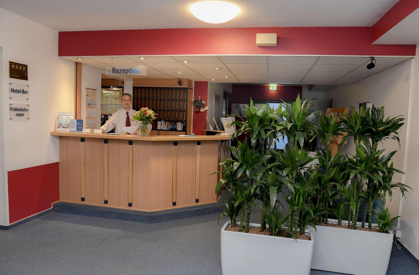 Best Western Comfort Business Hotel - Germany - Neuss - Lobby - 6