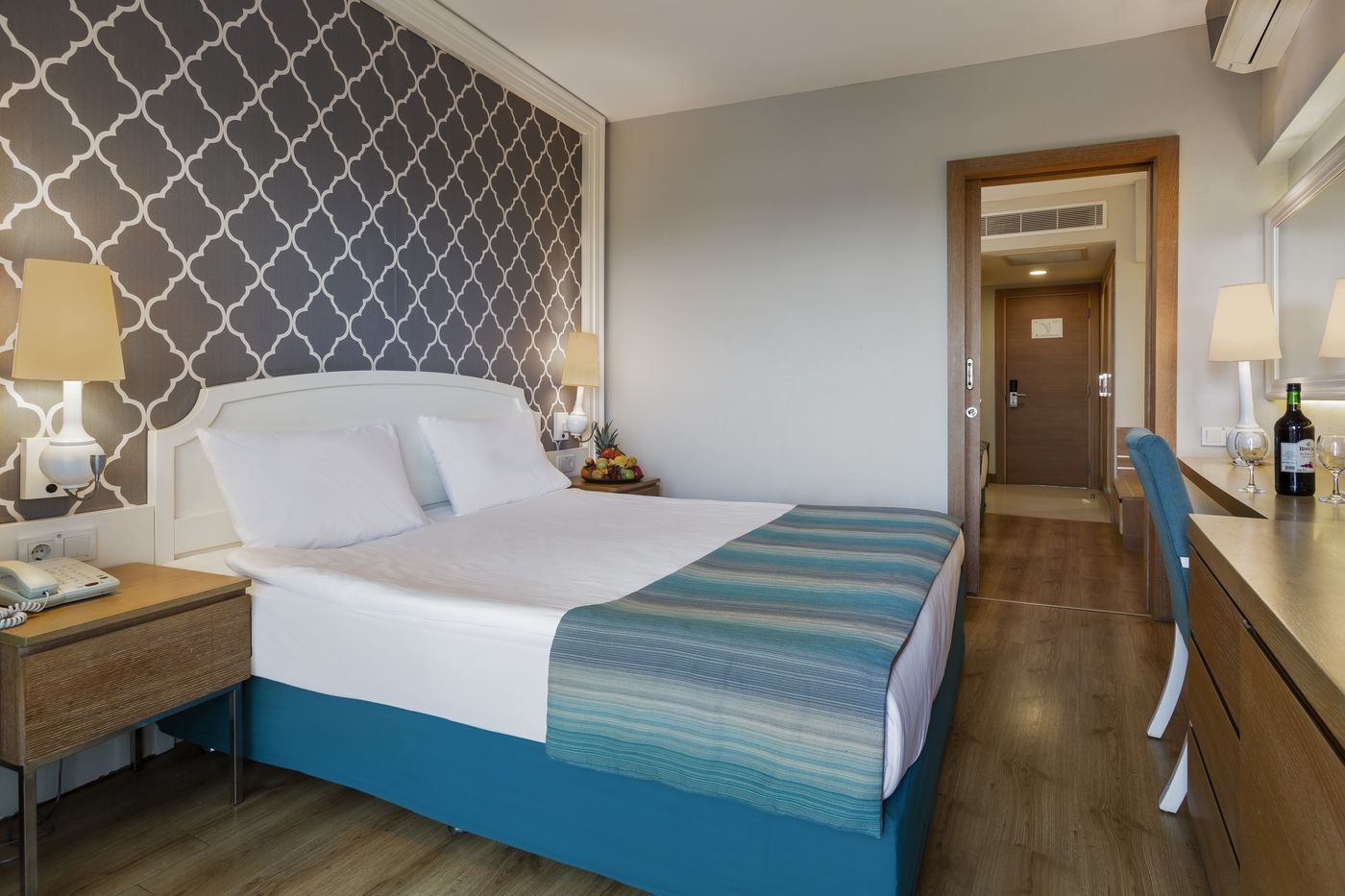 Sherwood-Exclusive-Lara-Room-32