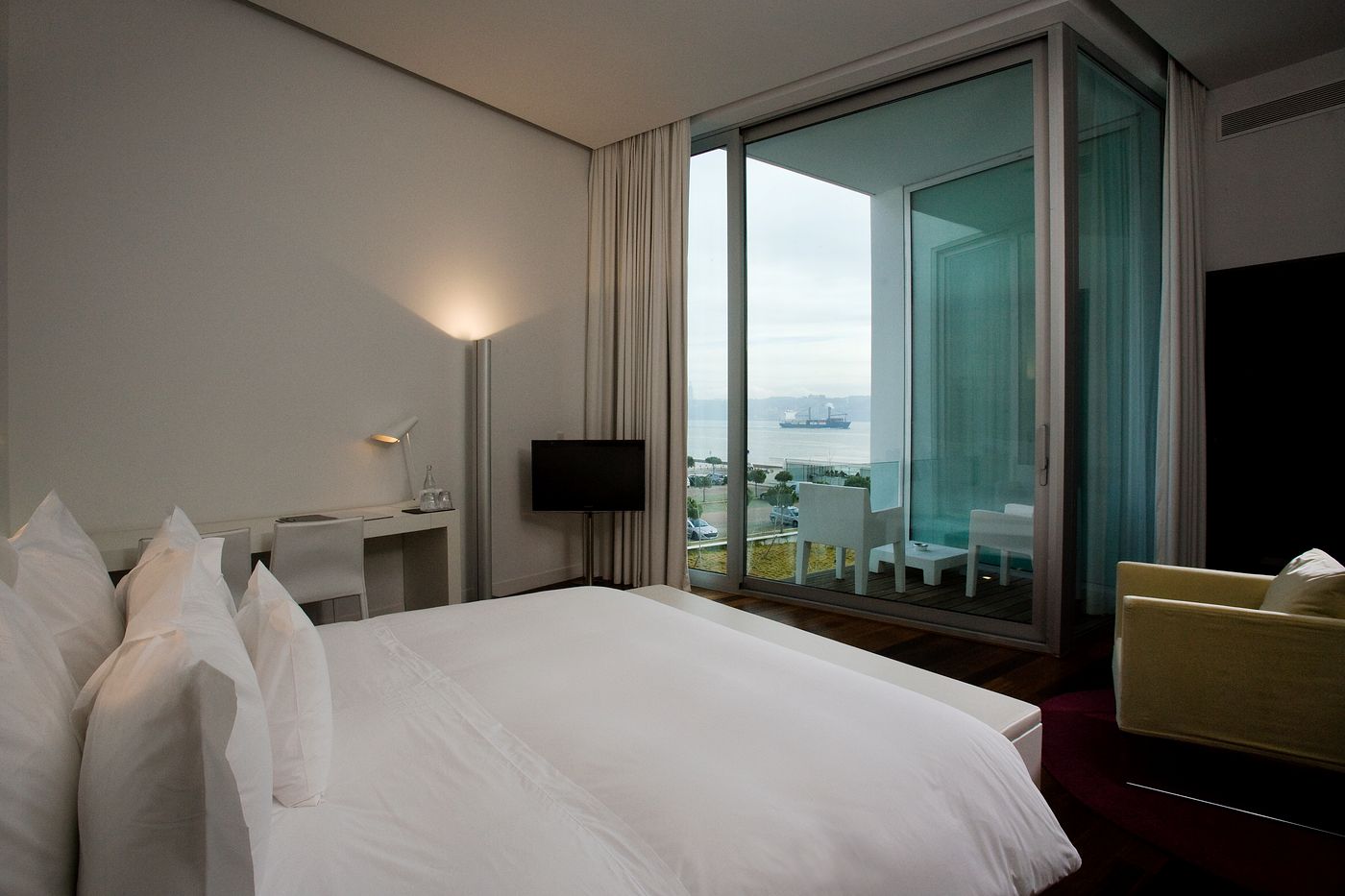 Altis-Belem-Hotel---Spa---Design-Hotels-Room-46