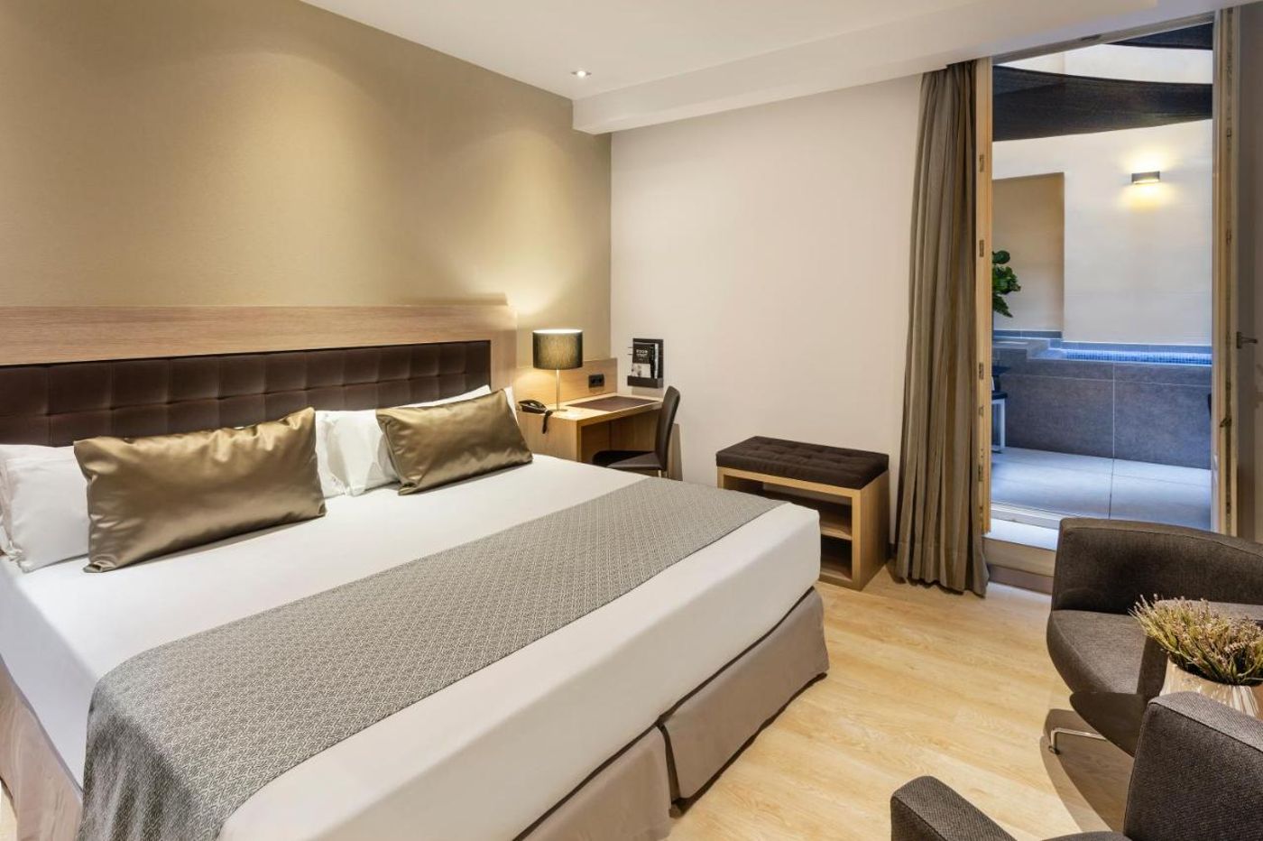 Catalonia-Plaza-Mayor-Room-27