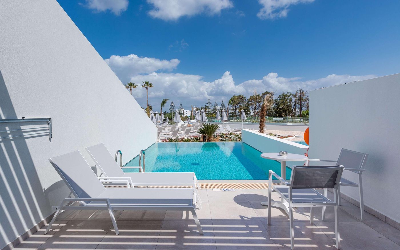 Archipelagos-Hotel-Room-8