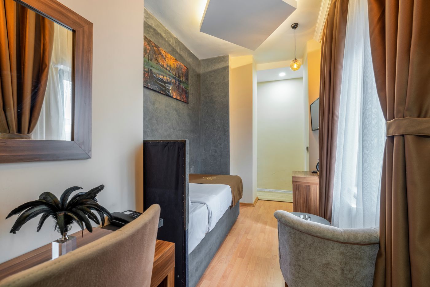 Monezza-Hotel-Room-30