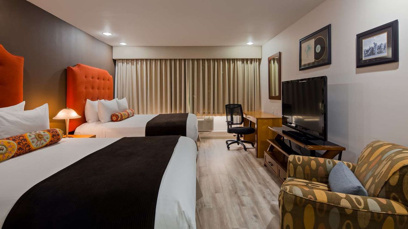 Best-Western-Plus-Hollywood-Hills-Room-21