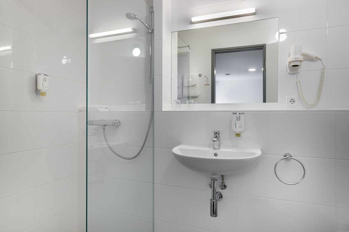 Novum Hotel Bruy-Germany-Stuttgart-Room-10