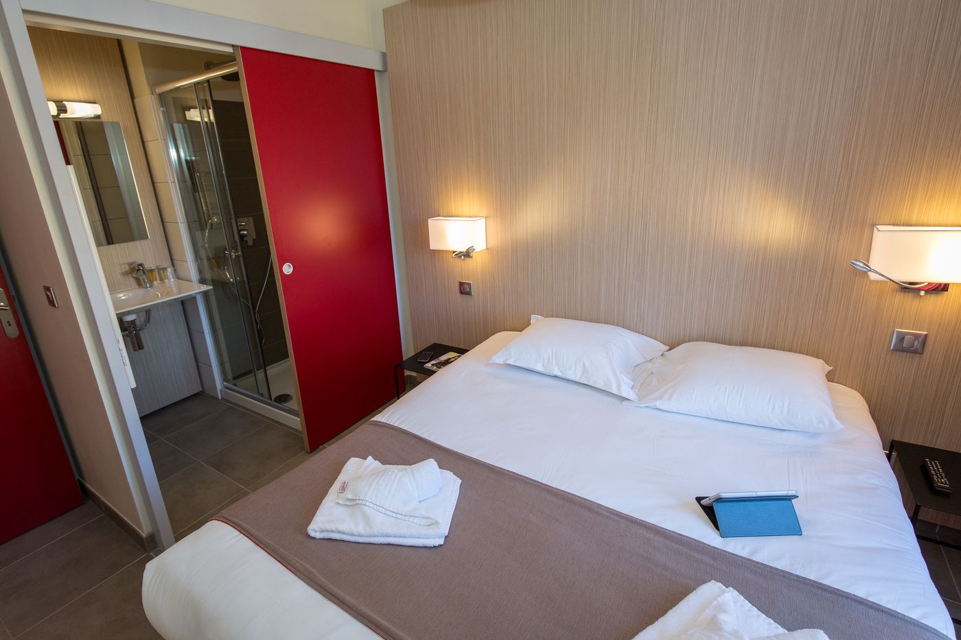 SOWELL-RESIDENCES-Les-Perles-de-Saint-Tropez-Room-20