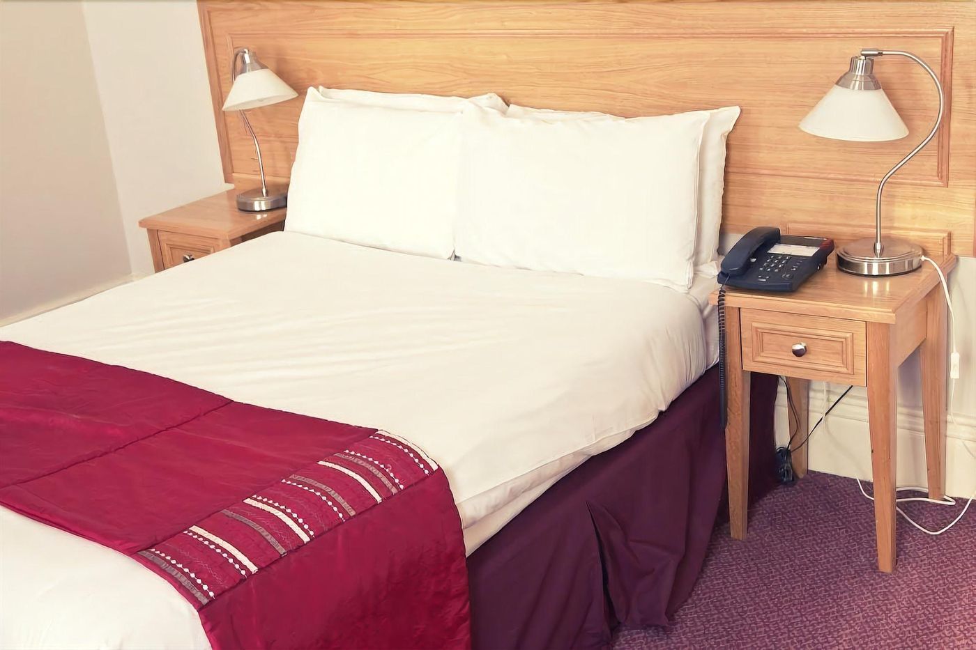 Phoenix-Park-Hotel-Room-4