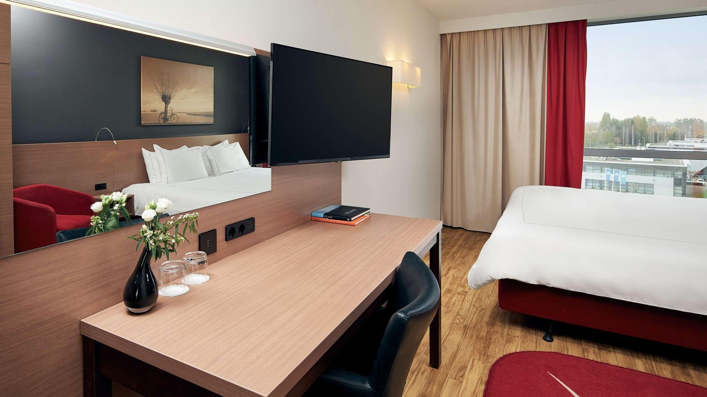 Park-Plaza-Amsterdam-Airport-Room-12